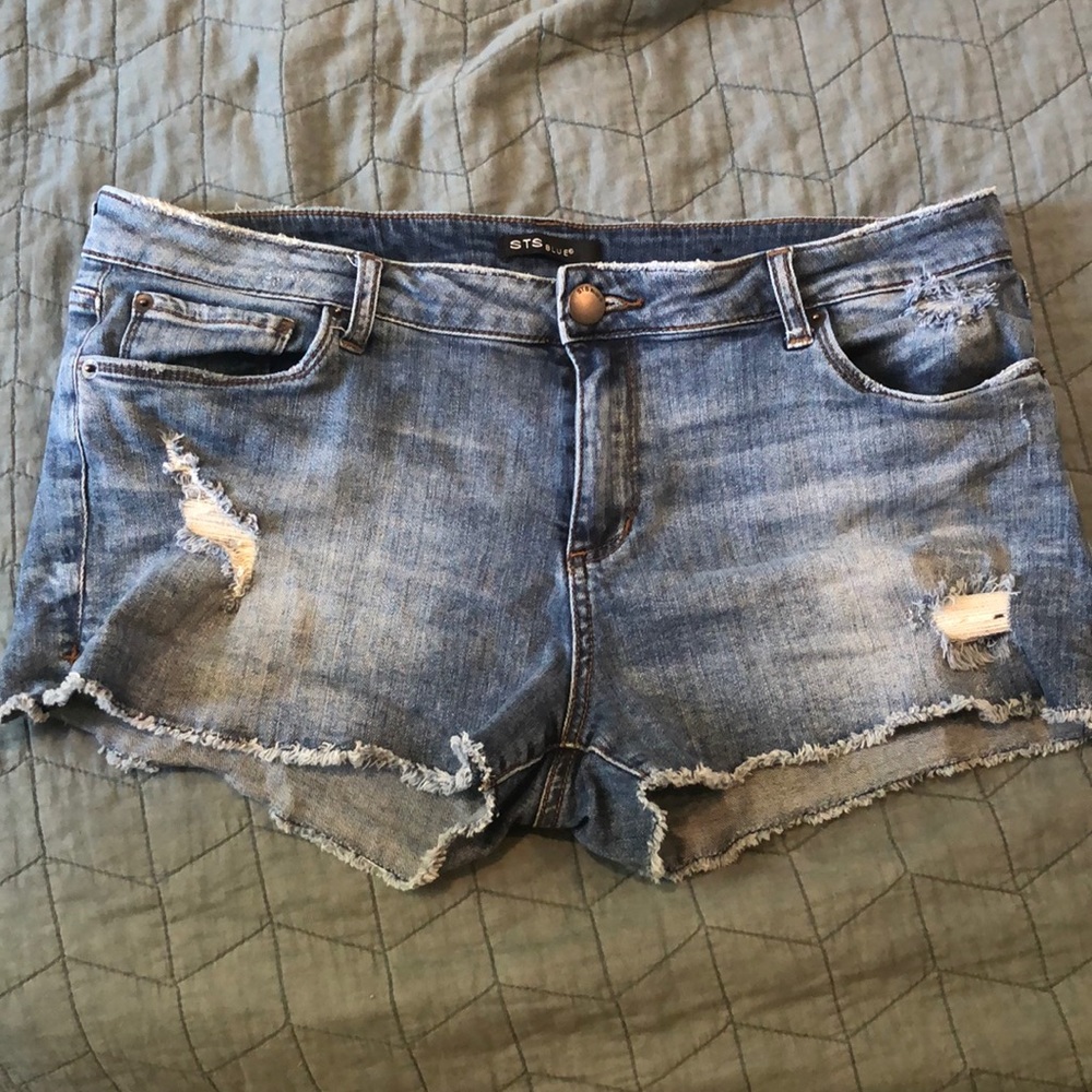 Nordstrom distressed jean shorts